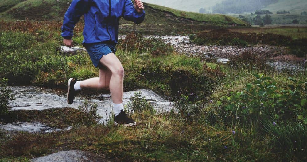 Stratégies d'hydratation et d'alimentation pour les coureurs de trail