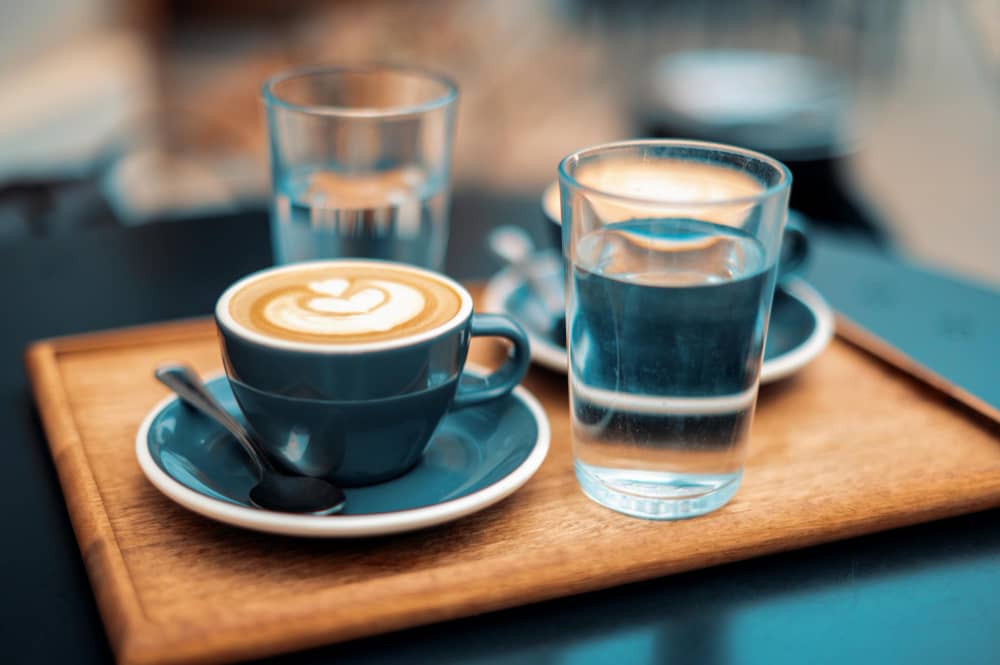Fatigue : par quoi remplacer le café pour rester énergique ?